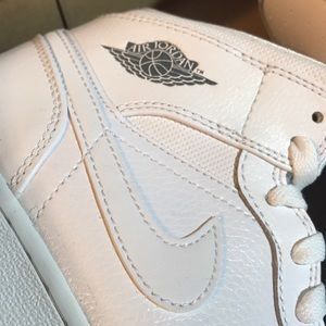 AUTHENTIC AIR JORDAN 1 NEVER USED!